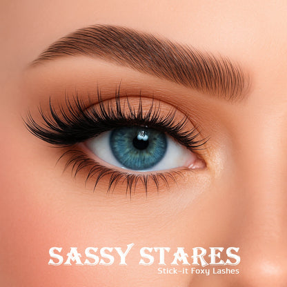 Foxy Stick-it Lashes – flirtig cat eye-look med naturligt lyft och upp till 7 dagars hållbarhet